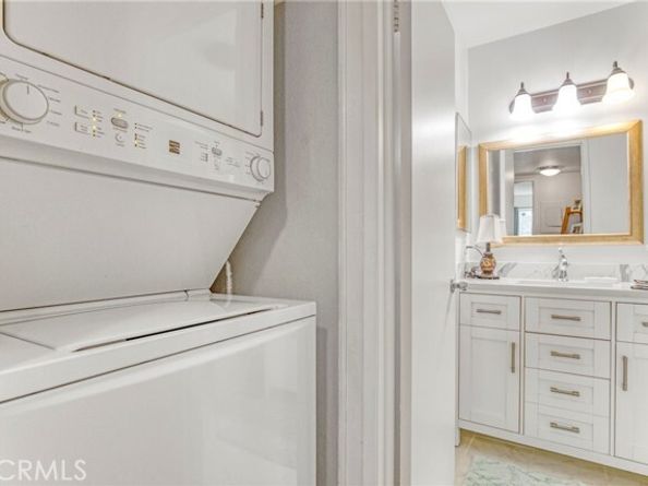 15155 Sherman Way 14, Van Nuys (los Angeles) CA 91405