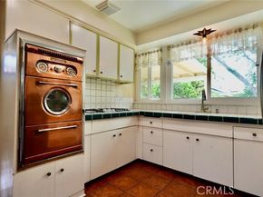 8512 Fullbright Avenue, Winnetka (los Angeles) CA 91306
