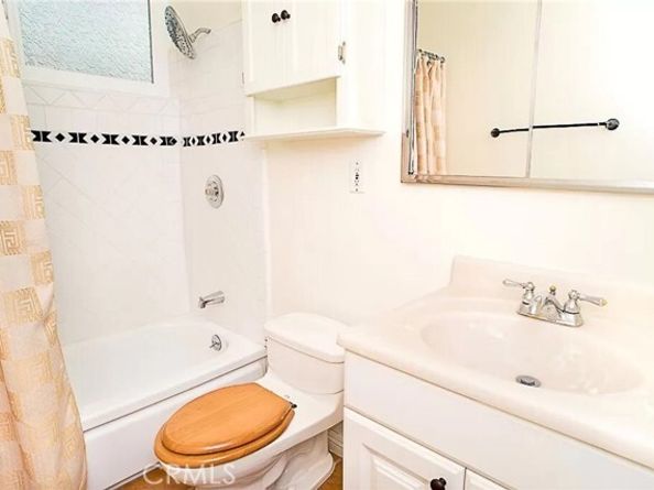 8512 Fullbright Avenue, Winnetka (los Angeles) CA 91306