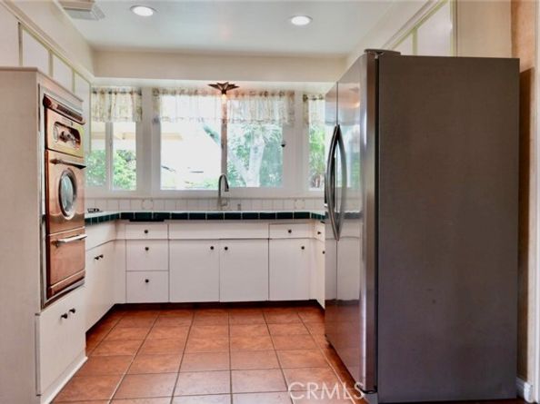 8512 Fullbright Avenue, Winnetka (los Angeles) CA 91306