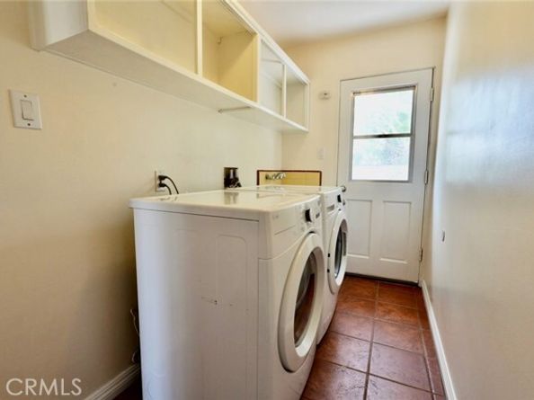 8512 Fullbright Avenue, Winnetka (los Angeles) CA 91306