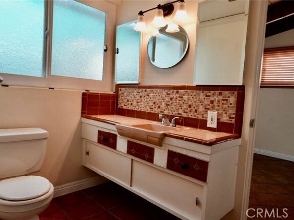 8512 Fullbright Avenue, Winnetka (los Angeles) CA 91306