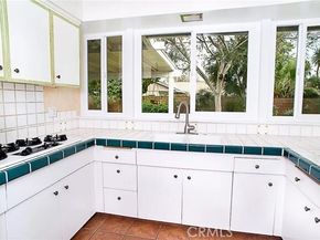 8512 Fullbright Avenue, Winnetka (los Angeles) CA 91306