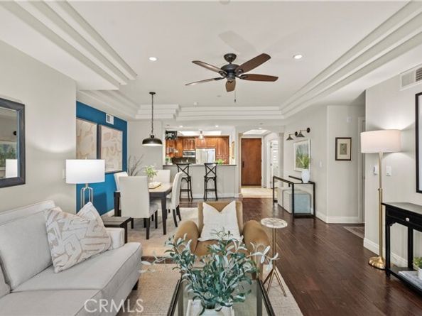 12044 Hoffman Street 204, Studio City (los Angeles) CA 91604