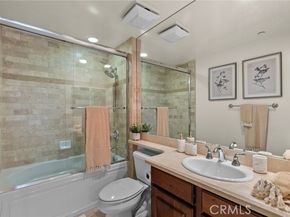 12044 Hoffman Street 204, Studio City (los Angeles) CA 91604