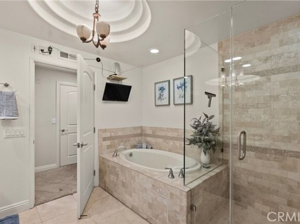 12044 Hoffman Street 204, Studio City (los Angeles) CA 91604