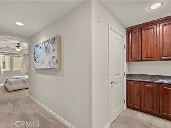 12044 Hoffman Street 204, Studio City (los Angeles) CA 91604