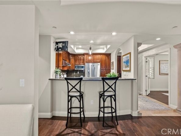 12044 Hoffman Street 204, Studio City (los Angeles) CA 91604