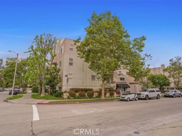 11230 Peach Grove Street 206, North Hollywood (los Angeles) CA 91601