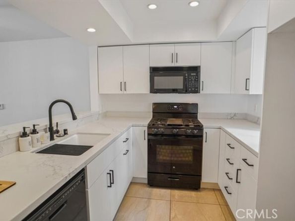 11230 Peach Grove Street 206, North Hollywood (los Angeles) CA 91601
