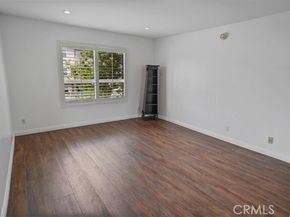 11230 Peach Grove Street 206, North Hollywood (los Angeles) CA 91601