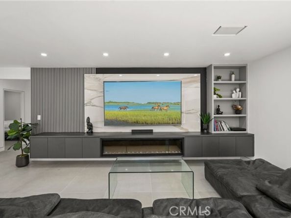 10405 Lubao Avenue, Chatsworth (los Angeles) CA 91311