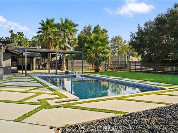 10405 Lubao Avenue, Chatsworth (los Angeles) CA 91311