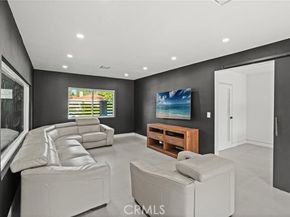 10405 Lubao Avenue, Chatsworth (los Angeles) CA 91311