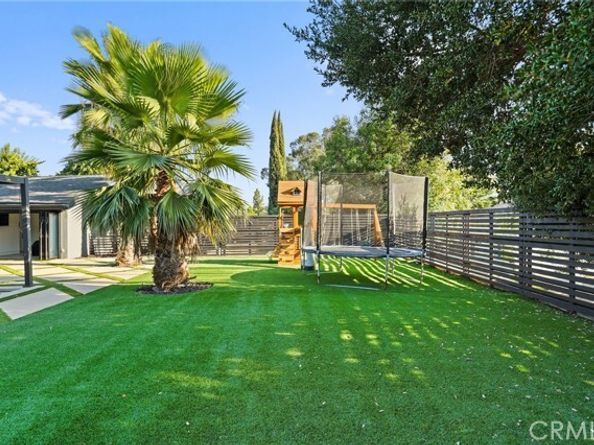 10405 Lubao Avenue, Chatsworth (los Angeles) CA 91311