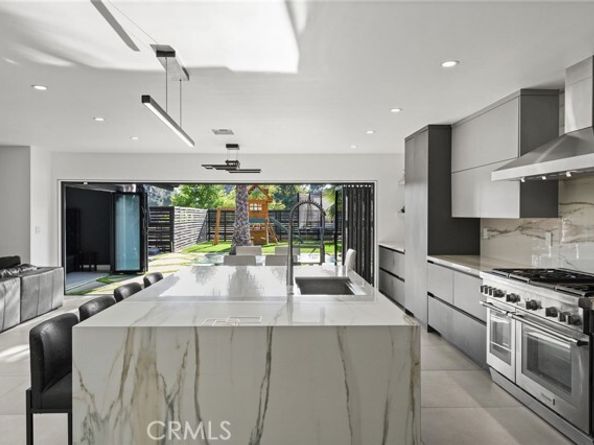 10405 Lubao Avenue, Chatsworth (los Angeles) CA 91311
