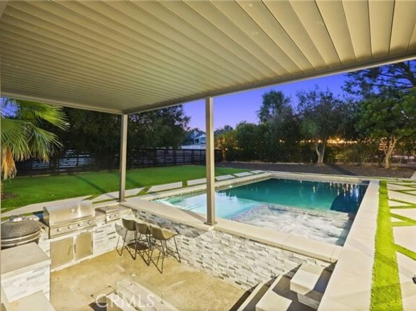 10405 Lubao Avenue, Chatsworth (los Angeles) CA 91311