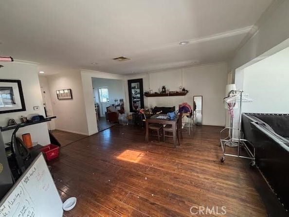 13600 Sylvan Street, Los Angeles CA 91401