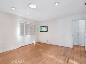 6542 Zelzah Avenue, Reseda (los Angeles) CA 91335