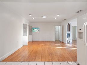 6542 Zelzah Avenue, Reseda (los Angeles) CA 91335