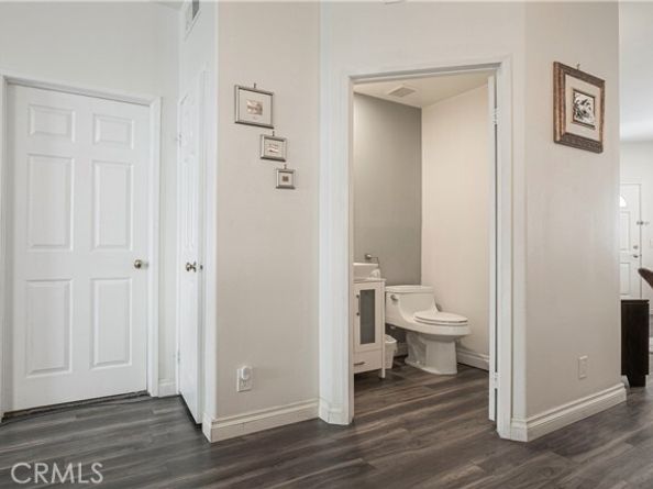 18347 Saticoy Street 17, Reseda (los Angeles) CA 91335