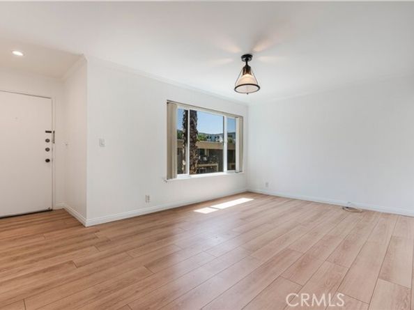 11138 Aqua Vista Street 49, Studio City (los Angeles) CA 91602