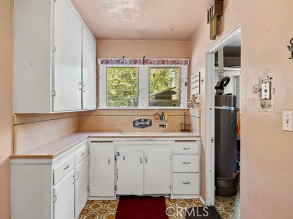 15945 Hart Street, Los Angeles CA 91406