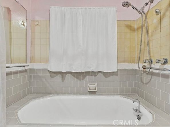 15945 Hart Street, Los Angeles CA 91406