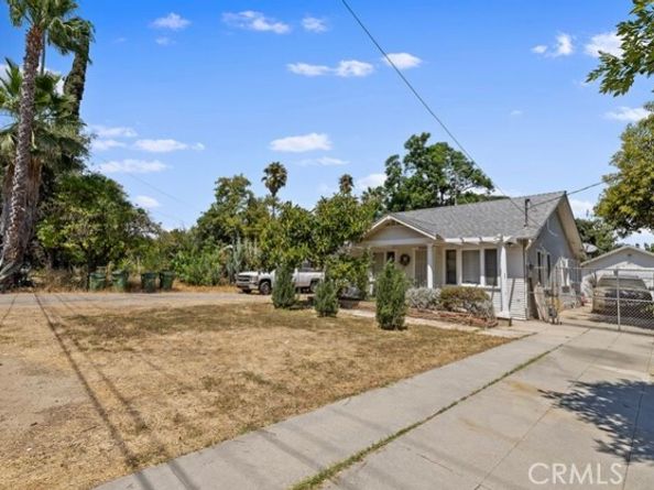 15945 Hart Street, Los Angeles CA 91406