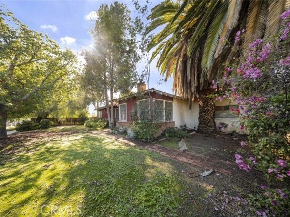 7719 Yolanda Avenue, Reseda (los Angeles) CA 91335