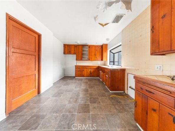 7719 Yolanda Avenue, Reseda (los Angeles) CA 91335