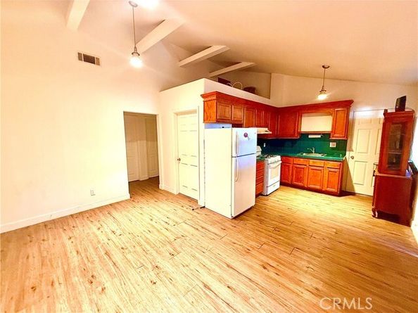 14054 Roscoe, Panorama City (los Angeles) CA 91402