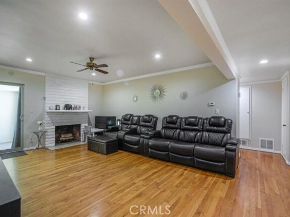 13130 Schoenborn Street, Sun Valley (los Angeles) CA 91352