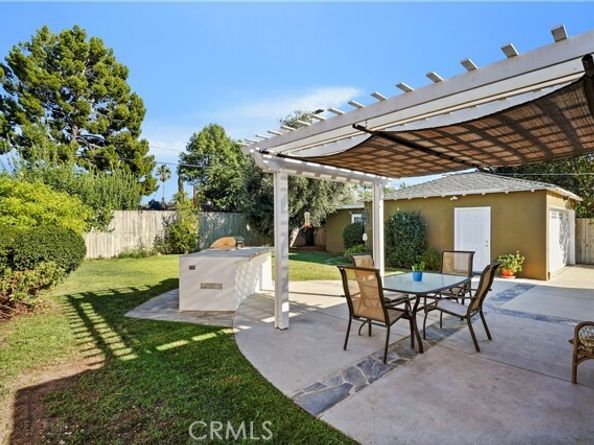 7656 Oak Park, Los Angeles CA 91406