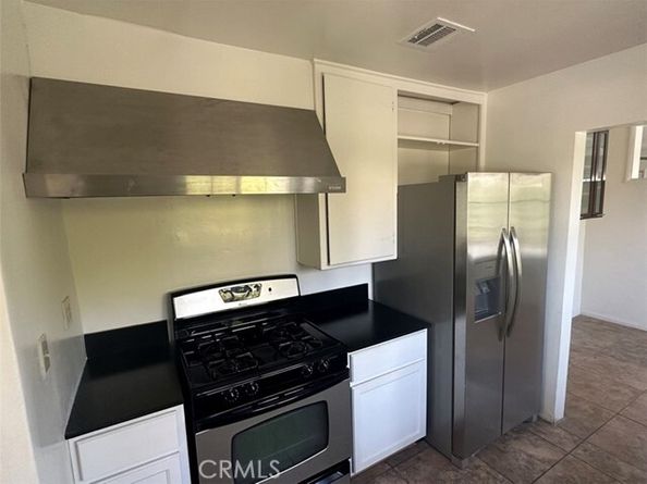 10842 Saticoy Street, Sun Valley (los Angeles) CA 91352