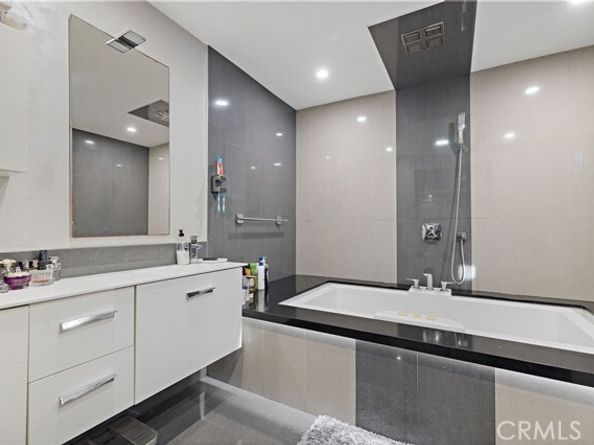 7807 Stansbury, Panorama City (los Angeles) CA 91402