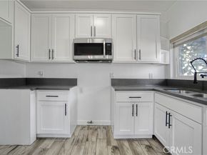 919 W 49th, Los Angeles CA 90037