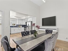 21535 Erwin Street 131, Woodland Hills (los Angeles) CA 91367