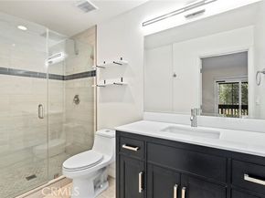 21535 Erwin Street 131, Woodland Hills (los Angeles) CA 91367