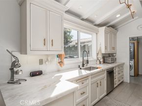 10444 Hayvenhurst, Granada Hills (los Angeles) CA 91344