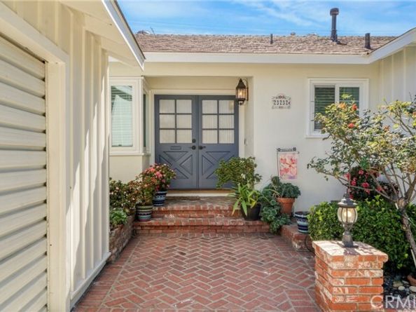 23232 Hartland, West Hills (los Angeles) CA 91307