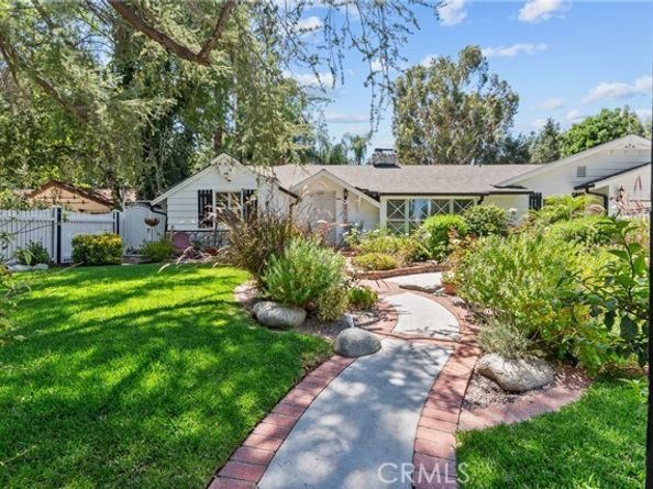 23352 Ostronic, Woodland Hills (los Angeles) CA 91367