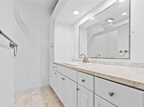 16940 Chatsworth 208, Granada Hills (los Angeles) CA 91344