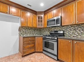 16940 Chatsworth 208, Granada Hills (los Angeles) CA 91344