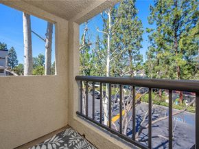 5525 Canoga Avenue 231, Woodland Hills (los Angeles) CA 91367