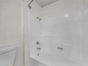 5525 Canoga Avenue 231, Woodland Hills (los Angeles) CA 91367