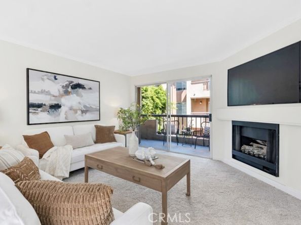 5535 Canoga Avenue 215, Woodland Hills (los Angeles) CA 91367