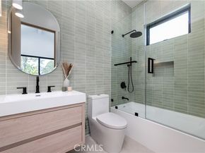 16749 Addison, Encino (los Angeles) CA 91436