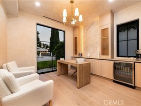 16749 Addison, Encino (los Angeles) CA 91436