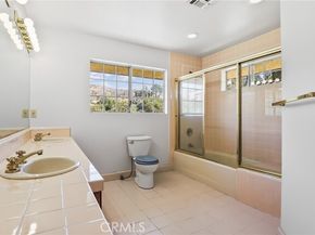 9658 Wheatland Avenue, Sunland (los Angeles) CA 91040